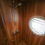 Urlaub Im Schwimmenden Ferienhaus, Mitten In Der * Kutzkow